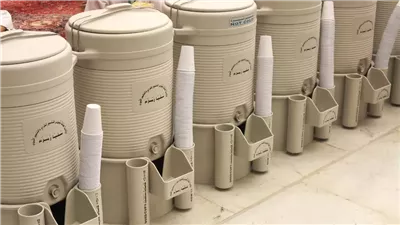 بركة ربانية.. إليك الدعاء الذي يُقال قبل شرب ماء زمزم 