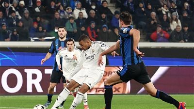 دوري أبطال أوروبا.. ريال مدريد يتعادل مع أتالانتا بالشوط الأول ومبابي يُصاب
