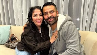 عمر السعيد يعبر عن فخره بتكريم منى زكي في مهرجان البحر الأحمر بطريقته 