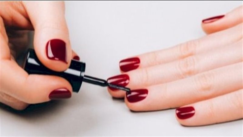 أضرار طلاء الأظافر