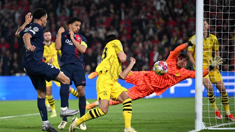 برشلونة وبوروسيا