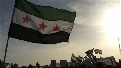 بعد إعلان تعطيل الدستور.. الأكراد يرفعون علم الإستقلال