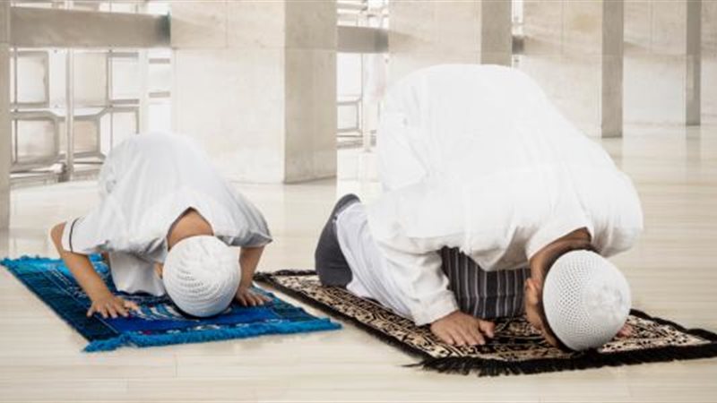 موعد أذان الظهر
