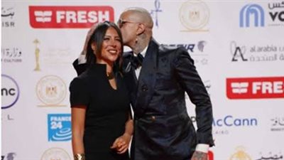 سمية الألفي تؤدي مناسك العمرة وتنهي جدل الشائعات حول علاقتها بأحمد الفيشاوي