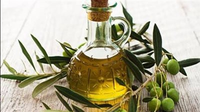 6 فوائد مذهلة لـ زيت الزيتون لشعر صحي لامع.. تعرف عليها