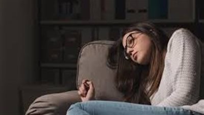 مع اقتراب رأس السنة.. اسباب الاكتئاب الموسمي و طرق العلاج 