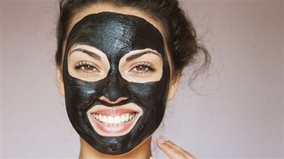 لا تستخدمه كثيرًا.. الإستخدام الأمثل لـ ماسك الفحم النشط 