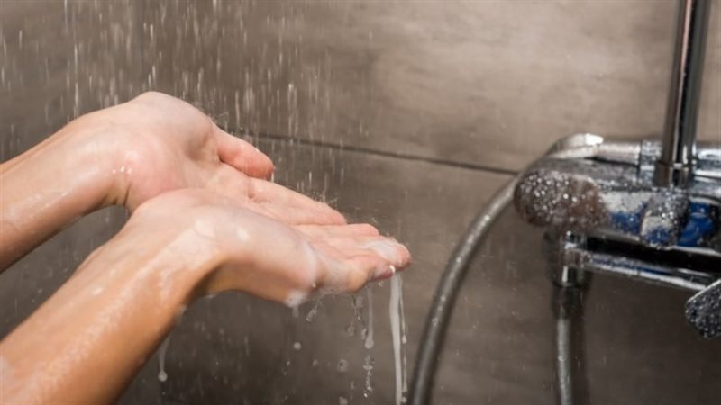 فوائد الإستحمام بالماء