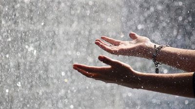 تحسن في أحوال الجو اليوم وسقوط أمطار خفيفة اليوم السبت.. حالة الطقس 