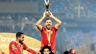 النادي الأهلي يجهز مفاجأة لـ علي معلول في يناير.. كواليس مثيرة 