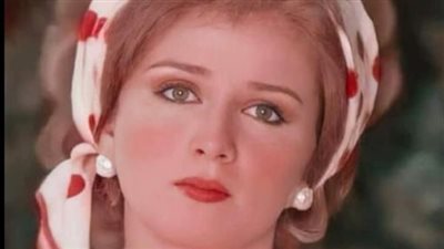 نجلاء فتحي.. تزوجت 4 مرات وأصيبت بمرض جلدي نادر أجبرها على الاعتزال 