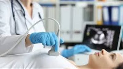 ما حكم كشف المرأة عند الطبيب الذكر في غياب الطبيبة؟