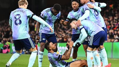 أرسنال يكتسح كريستال بالاس بثلاثية في شوط أول مثير بالدوري الإنجليزي