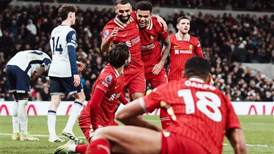 صلاح يكتب التاريخ.. ليفربول يكتسح توتنهام بسداسية ويثبت قدميه في القمة