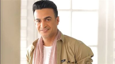 تكريم المطرب سمسم شهاب في الدورة العاشرة بمهرجان هرم الإبداع الدولي