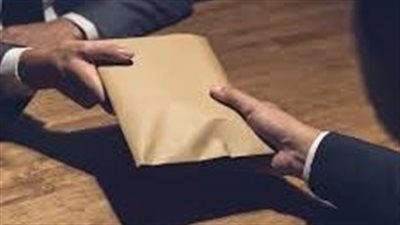 رشوة الجمارك الجديدة.. القصة الكاملة للجـ.ريمة من جمارك القاهرة إلى تأجيل المحاكمة