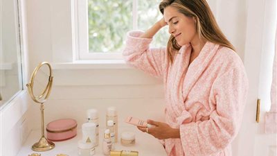 روتين العناية بالبشرة قبل العيد.. وصفات طبيعية لنضارة تدوم