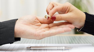 زوجة في دعوى خلع أمام محكمة الأسرة: حماتي بتقولي يا حرامية