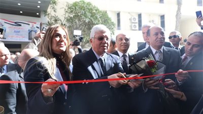 بتكلفة مليار جنيه.. وزير التعليم العالي يفتتح مركز زراعة الكبد بجامعة المنصورة