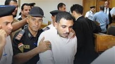 حراسة مشددة.. سفاح التجمع يصل لقاعة المحكمة بالتجمع الخامس