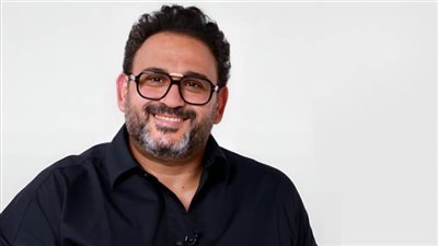 تفاصيل شخصية أكرم حسني في مسلسل الكابتن رمضان 2025 