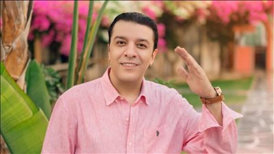 مصطفى كامل يتصدَّر الترند بمواقع التواصل الإجتماعي بحفلات رأس السنة