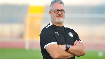 ميكالي يعلن رحيله عن منتخب الشباب بعد فسخ التعاقد مع اتحاد الكرة