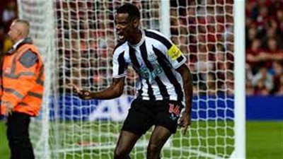 نيوكاسل يضرب مانشستر يونايتد بثنائية نظيفة في الشوط الأول بالدوري الإنجليزي 