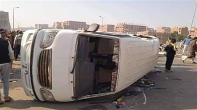 حادث الفيوم.. إصابة 12 شخصا بسبب انقلاب سيارة ميكروباص