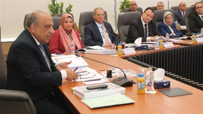 وزير الكهرباء يكشف
