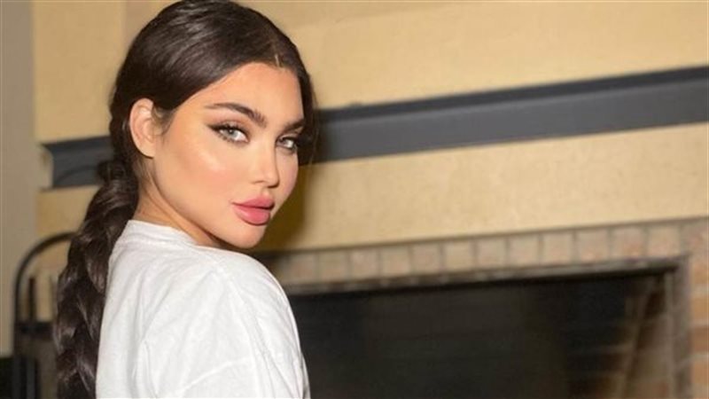 الفنانة قمر
