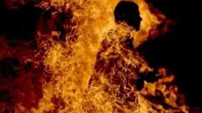 ضحية الصمت العقابي.. استدعاء زوج ربة منزل قـ.تلت نفسها حرقا بالصف