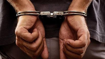 خنقها وقام بسرقتها.. القصة الكاملة للقبض على قاتل جارته المسنة