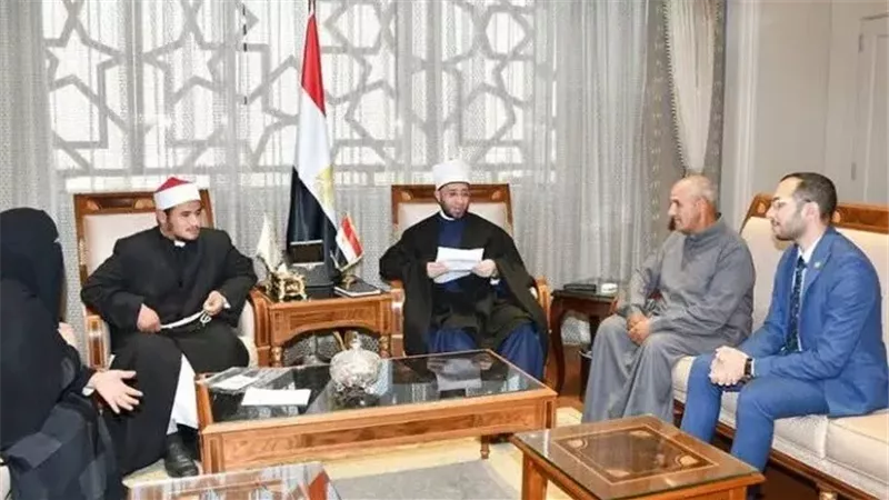 وزير الأوقاف وأسرة