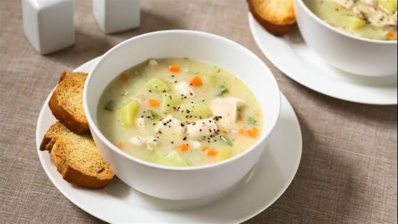 شوربة الدجاج بالخضار