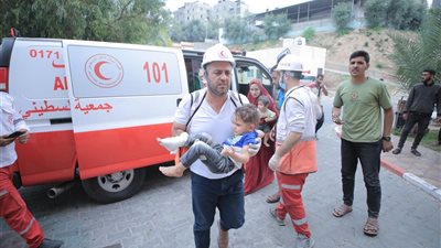 الهلال الأحمر الفلسطيني.. استشهاد 35 فلسطينيا جراء غارات للاحتلال بمناطق متفرقة بغزة