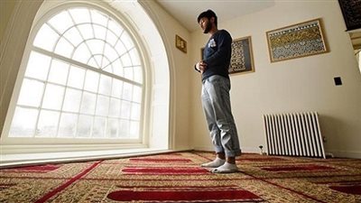 حكم التفكير فى أمور الدنيا أثناء الصلاة.. دار الافتاء المصرية تجيب 