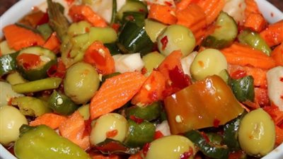 أضرار تناول المخلل بكثرة.. دراسات وآثار سلبية تعرف عليها