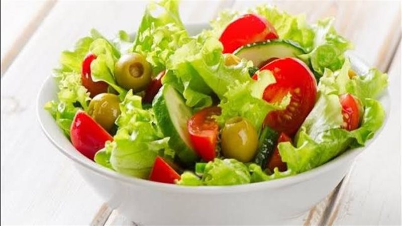 فوائد تناول السلطة