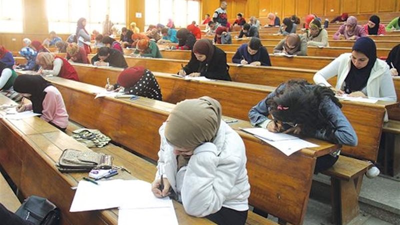 طلاب الجامعات