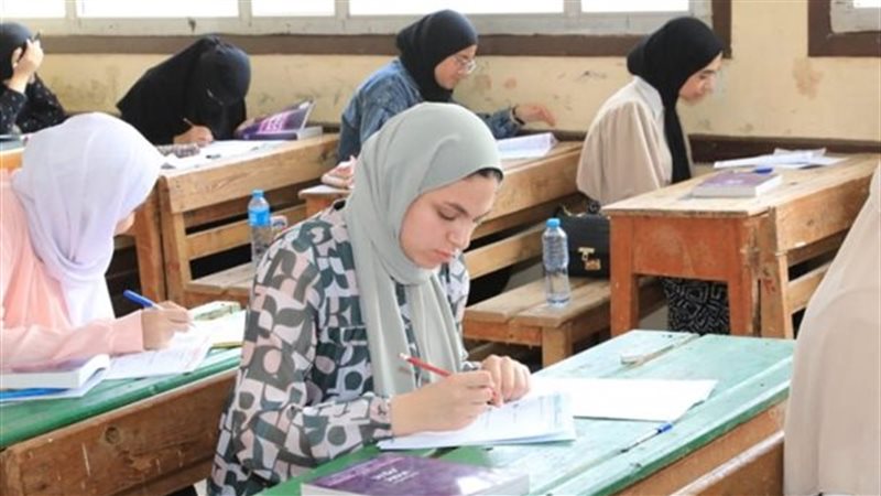 امتحانات الصف الأول