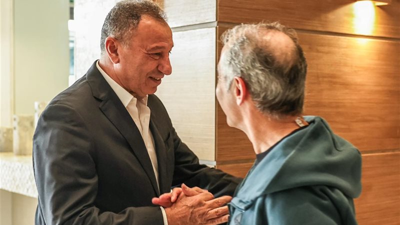 محمود الخطيب وكولر