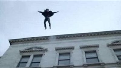 بسبب نتيجة الإمتحان.. طالبة ثانوي تقفز من الطابق السابع