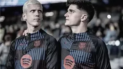 تقارير تكشف سبب استدعاء أولمو وباو فيكتور لقائمة برشلونة في كأس السوبر