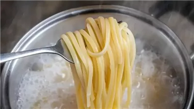 فوائد مياه المكرونة.. كنز غذائي غير مستغل في مطبخك