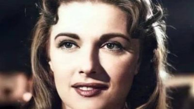  مريم فخر .. اعتنقت الاسلام بعد سماع سورة الفاتحة وبدأت الصلاة في سن الخمسين