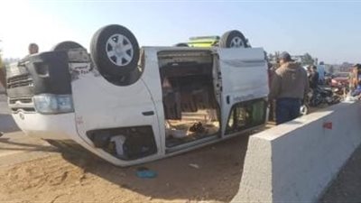 حادث السلوم.. مصرع شخص وإصابة 3 آخرون في انقلاب ميكروباص بالطريق الدولي