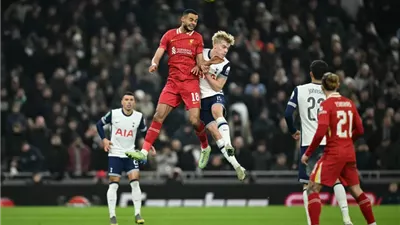 توتنهام يهزم ليفربول بهدف بيرجفال ويشعل صراع نصف النهائي في كأس كاراباو