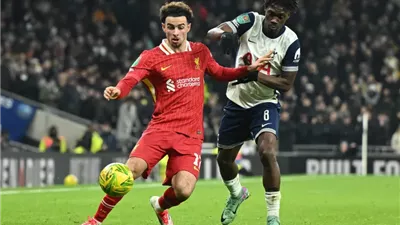 شوط أول متوازن بين ليفربول وتوتنهام في نصف نهائي رابطة الأندية الإنجليزية