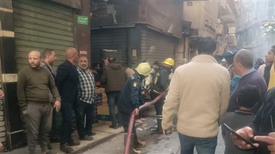 السيطرة على حريق التوفيقية بعد اشتعال النيران داخل مخازن قطع غيار للسيارات